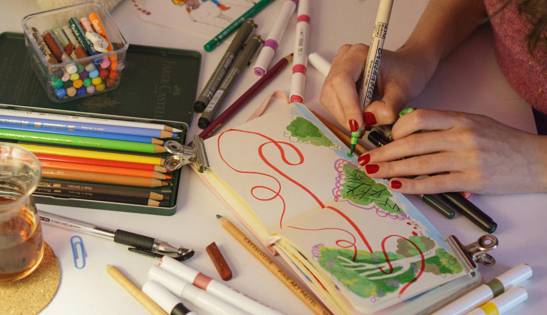 Proces twórczy - rysowanie w notesie